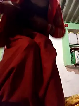 MISS LOVE 001 online show from 11/16/25, 03:39