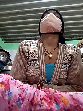 MISS LOVE 001 online show from 12/19/25, 03:08