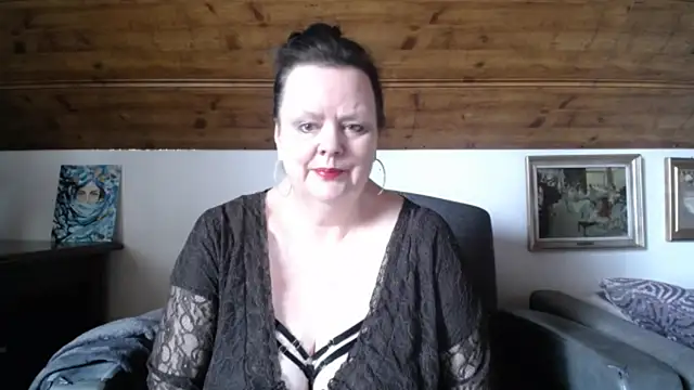 TiffanyMature online show from 04/24/26, 09:12