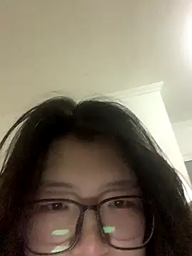 Snapshot of SSlady521 chatting on 10/06/25, 04:59 SSlady521 online show from 10/06/25, 04:59