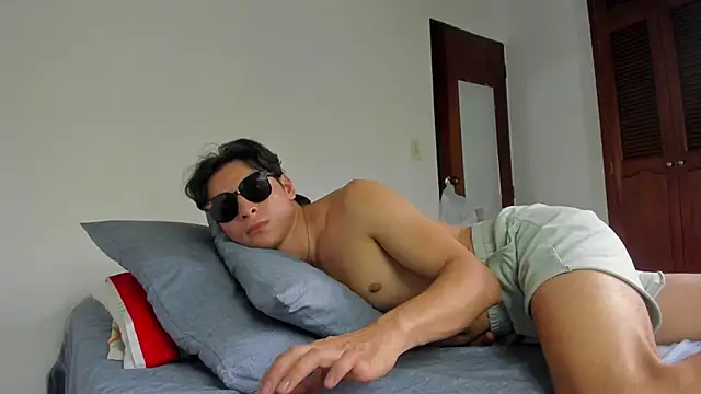 AlexanderHall online show from 12/13/25, 07:53