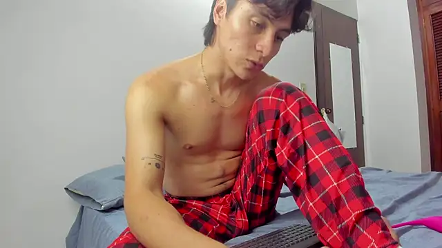 AlexanderHall online show from 12/19/25, 02:29