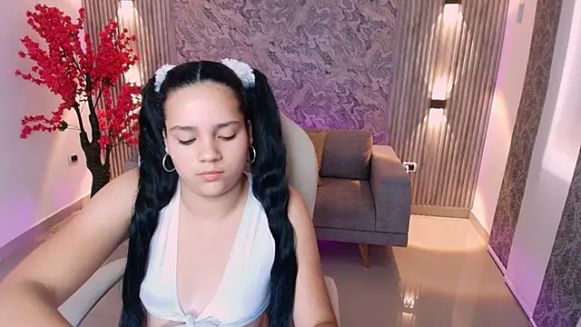 karlie small online show from 09/20/25, 07:37