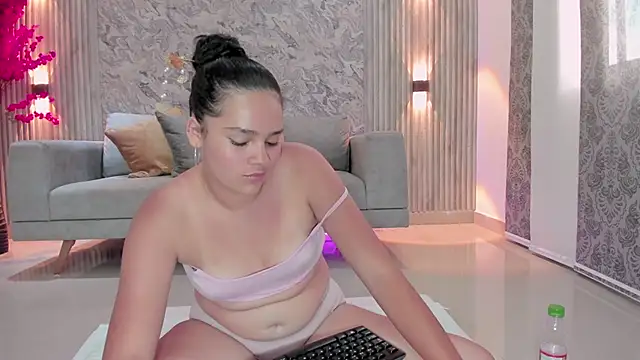 karlie small online show from 03/04/26, 07:31