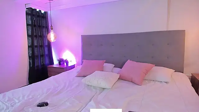 BianncaRibeiro online show from 04/19/26, 01:10