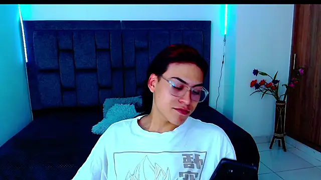 Snapshot of dirty_model chatting on 09/27/25, 10:48 dirty model online show from 09/27/25, 10:48