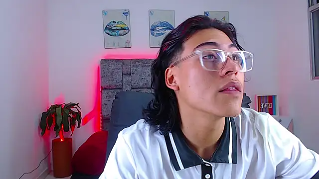 Snapshot of dirty_model chatting on 10/15/25, 11:16 dirty model online show from 10/15/25, 11:16