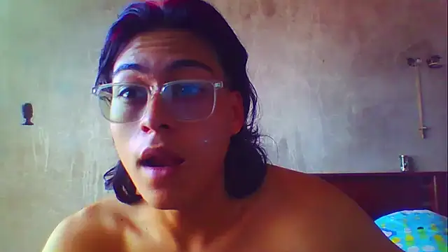 Snapshot of dirty_model chatting on 10/24/25, 02:46 dirty model online show from 10/24/25, 02:46