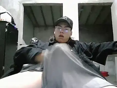 dirty model online show from 06/18/26, 09:14