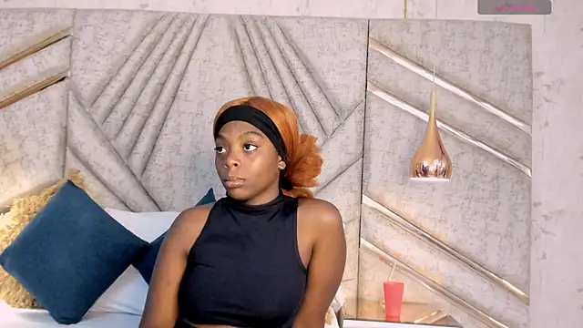 OliviaGarciaa online show from 09/28/25, 03:23