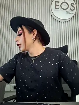 Lilith Zamara online show from 10/30/25, 09:04