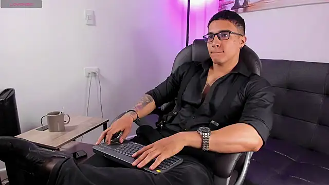 Dash Bukoski online show from 12/21/25, 02:24