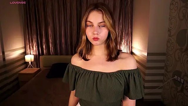 NylaNadler online show from 10/20/25, 06:25