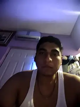 Snapshot of Rtmh1250 chatting on 10/31/25, 04:13 Rtmh1250 online show from 10/31/25, 04:13