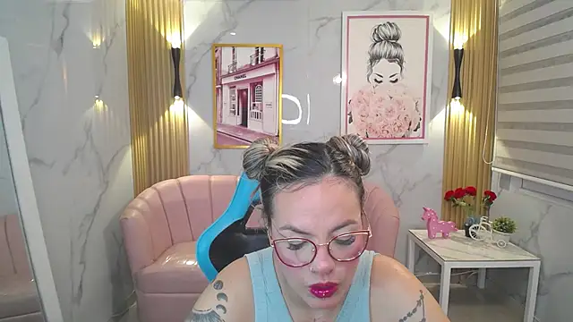 Jade Jones a online show from 09/21/25, 03:52