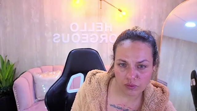 Jade Jones a online show from 11/14/25, 03:49