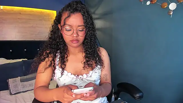 Terry ebony online show from 09/26/25, 04:27