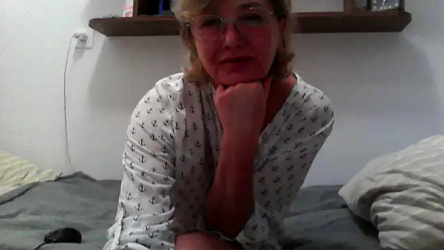 IrynaMolbertx online show from 09/15/25, 07:58