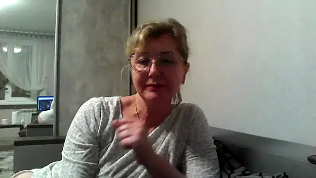 IrynaMolbertx online show from 10/04/25, 07:23