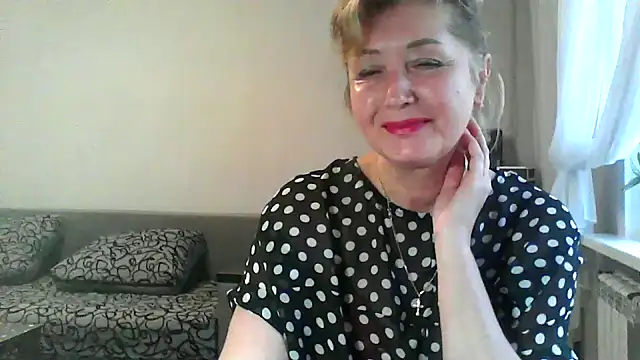 IrynaMolbertx online show from 10/15/25, 08:14