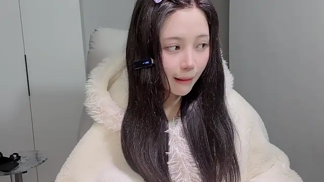 Snapshot of Amy-i chatting on 03/07/26, 03:42 Amy-i online show from 03/07/26, 03:42