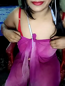 Snapshot of reena502 chatting on 09/29/25, 11:15 reena502 online show from 09/29/25, 11:15