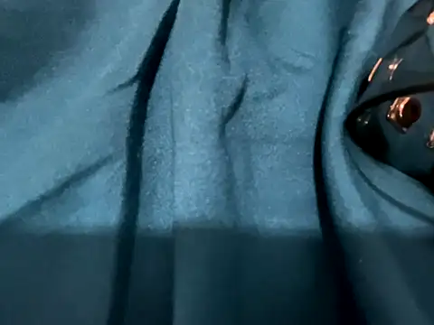 Snapshot of emocouplee666 chatting on 10/23/25, 09:24 emocouplee666 online show from 10/23/25, 09:24