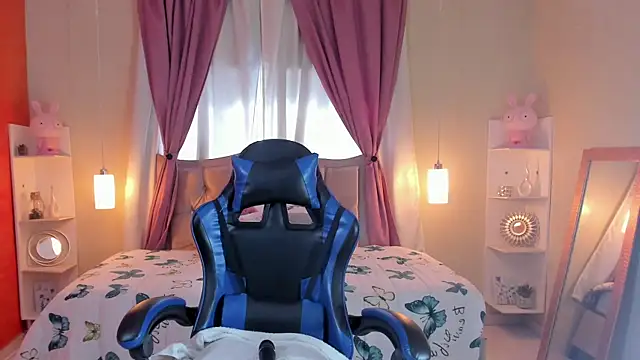 IsabellaHot01 online show from 04/09/26, 08:03