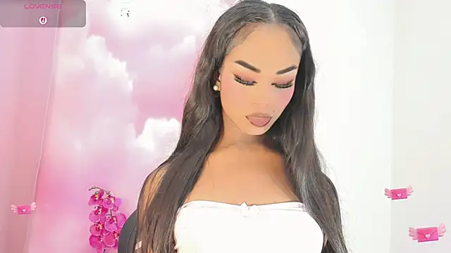 Snapshot of DarliingSweet chatting on 12/18/25, 10:43 DarliingSweet online show from 12/18/25, 10:43