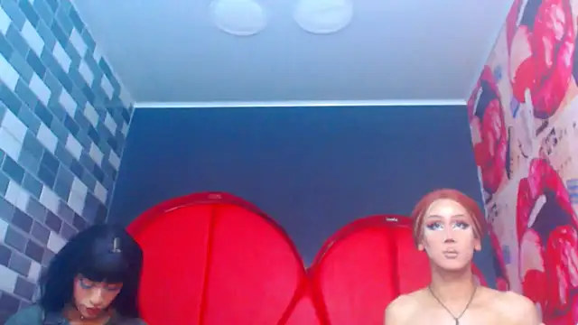 julessxcharlotte online show from 11/24/25, 02:28