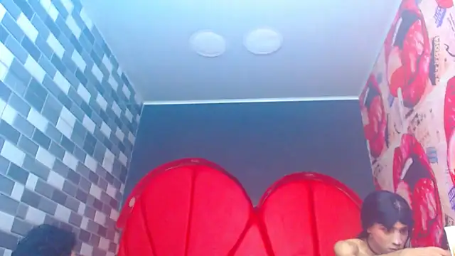 julessxcharlotte online show from 12/18/25, 02:23