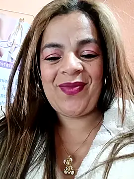 Mia-Glow online show from 11/28/25, 12:46