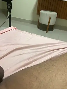 Snapshot of Phenrik989 chatting on 03/03/26, 11:43 Phenrik989 online show from 03/03/26, 11:43