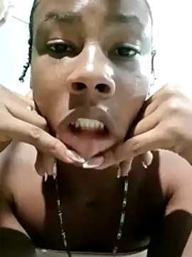 Yvonne yeleaneee online show from 04/02/26, 12:08