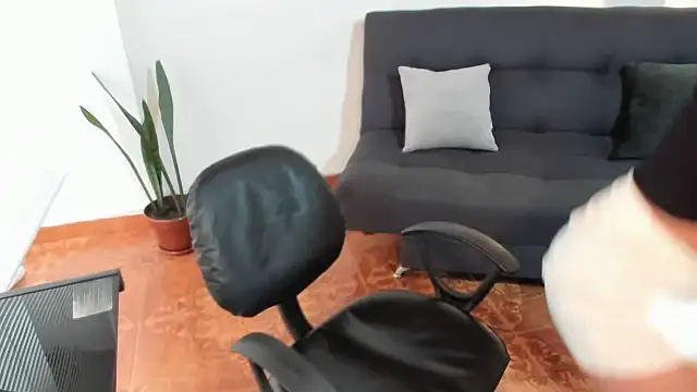 amy lennox online show from 10/14/25, 01:01