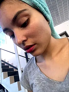 Snapshot of hotwife26 chatting on 10/07/25, 09:23 hotwife26 online show from 10/07/25, 09:23