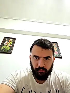 Snapshot of mhtsos331 chatting on 11/18/25, 03:49 mhtsos331 online show from 11/18/25, 03:49