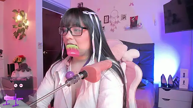 Fia   online show from 10/30/25, 03:19