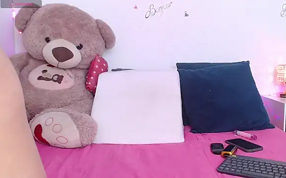 Snapshot of arianajoliee chatting on 05/08/26, 03:17 arianajoliee online show from 05/08/26, 03:17