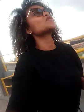 BiiancaEstradaa online show from 02/01/26, 09:46