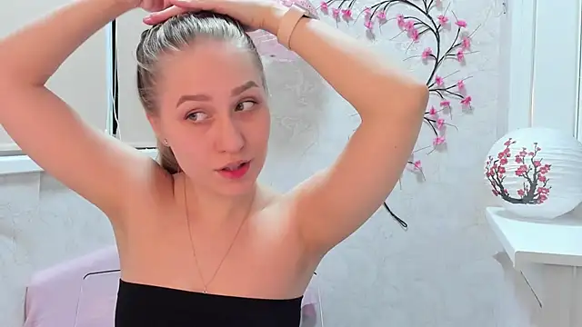 sofamuffin online show from 03/18/26, 11:52