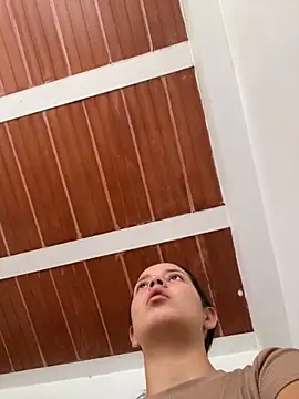 Mia jhoonson online show from 11/07/25, 02:50