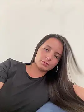 Mia jhoonson online show from 03/04/26, 08:04