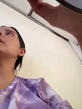 Mia jhoonson online show from 04/01/26, 07:44