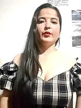 Snapshot of Ainaraazul chatting on 12/03/25, 11:03 Ainaraazul online show from 12/03/25, 11:03