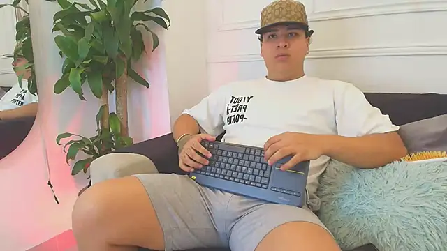 Naim Bennetsex online show from 10/26/25, 07:31