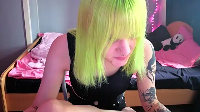 Elieiza xo online show from 04/25/26, 10:07