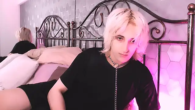 whitenyx online show from 09/19/25, 10:10