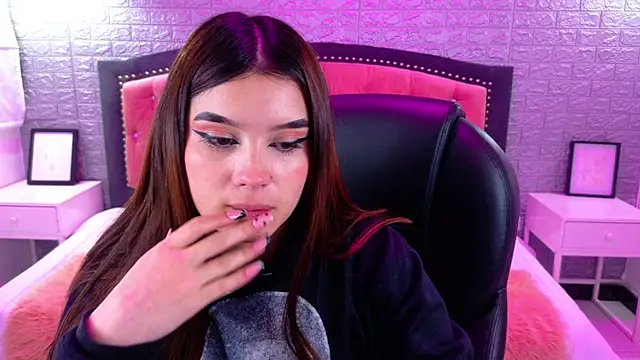 Natalie loffreda online show from 10/03/25, 02:52