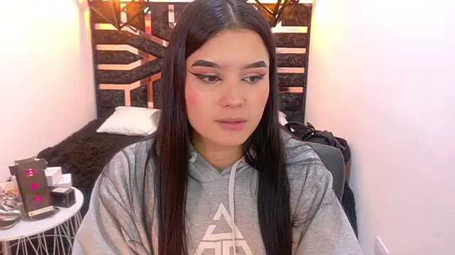 Natalie loffreda online show from 03/11/26, 07:53